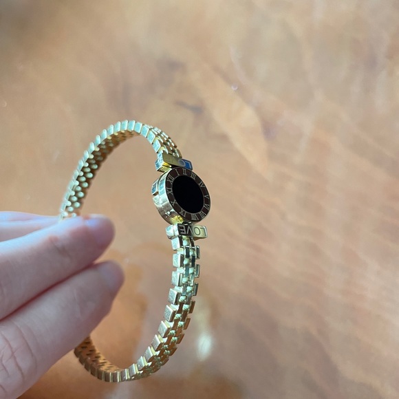 14K Gold Roman Number Love bracelet for women - Picture 5 of 7